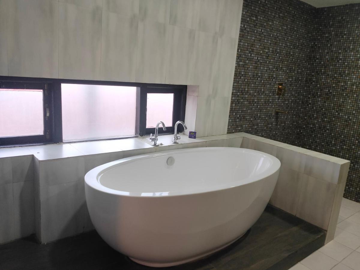 Pashupati Boutique Hotel & Spa Катманду Экстерьер фото